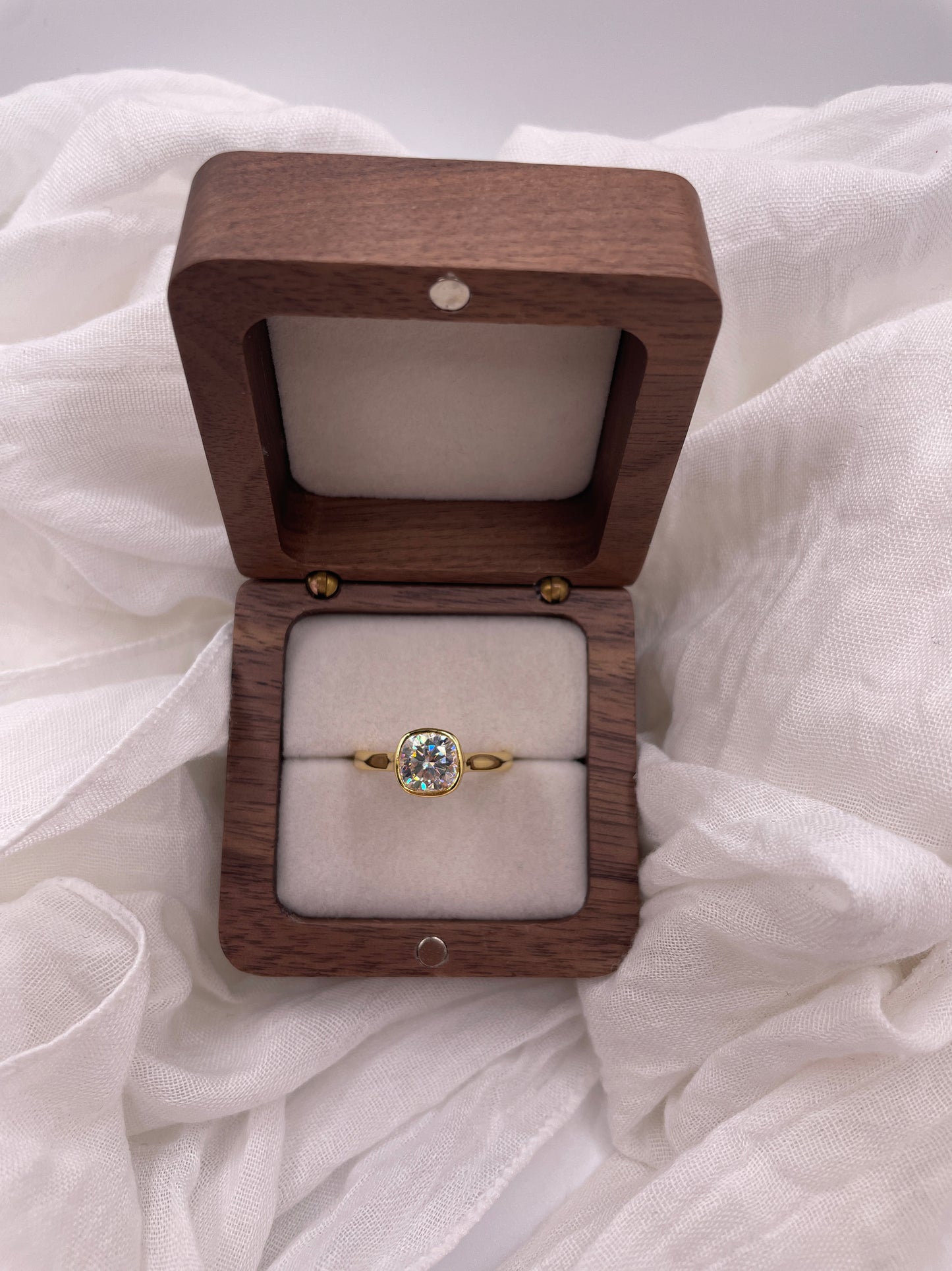 Eterna 2 Carats Moissanite 925 Sterling Silver Ring