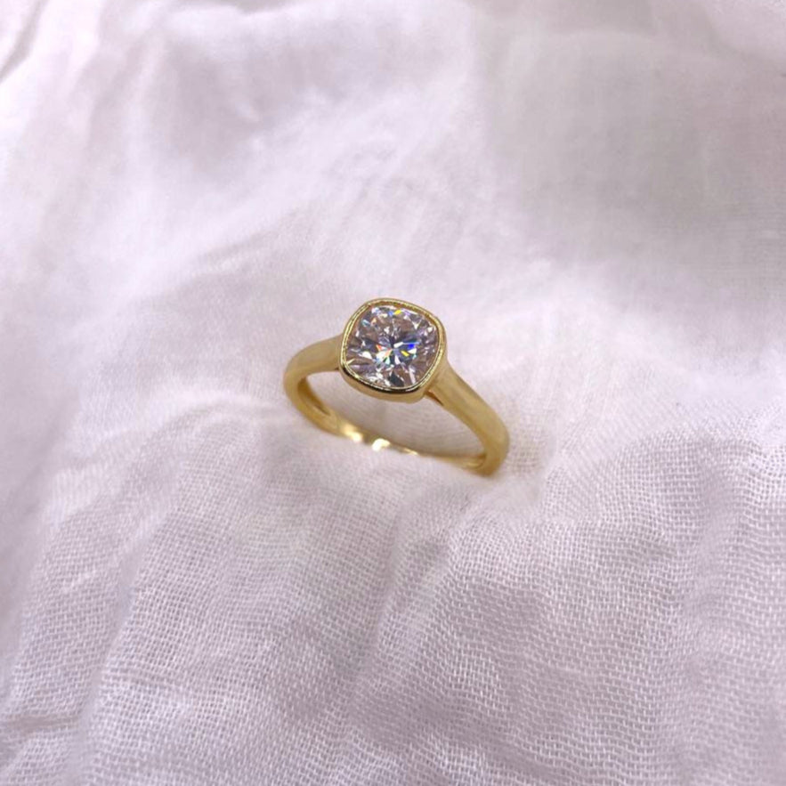 Eterna 2 Carats Moissanite 925 Sterling Silver Ring