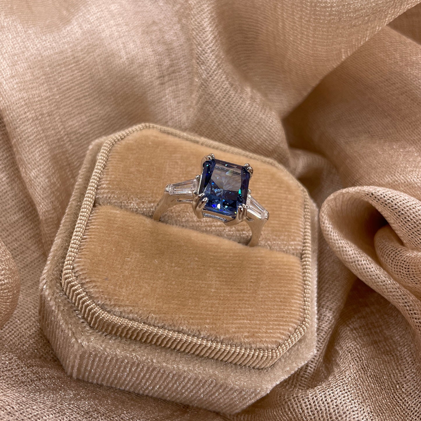 Deep Blue Crushed Ice Cut 925 Sterling Silver Ring