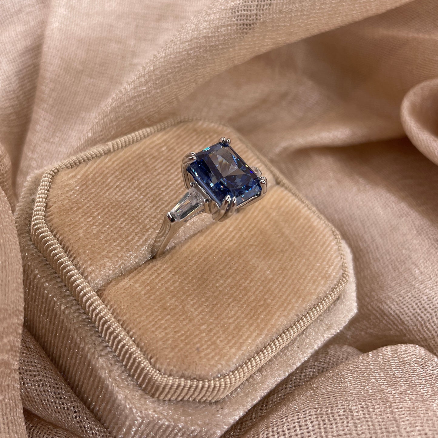 Deep Blue Crushed Ice Cut 925 Sterling Silver Ring