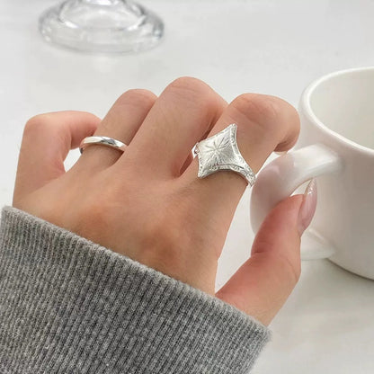 Stella Nova Ring – 925 Sterling Silver Starburst Engraved Statement Ring