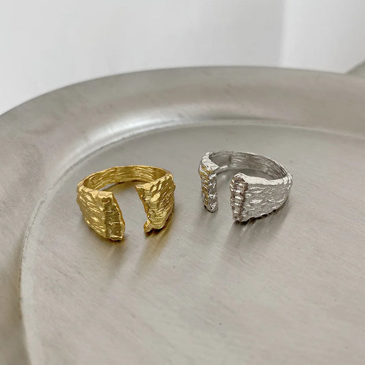 Terra Break Ring – 925 Sterling Silver Textured Open Band