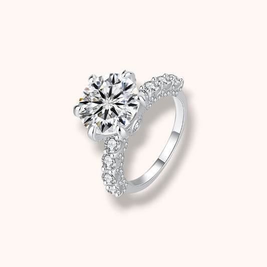 Timeless Sparkle Moissanite Ring | VVS1 D Color