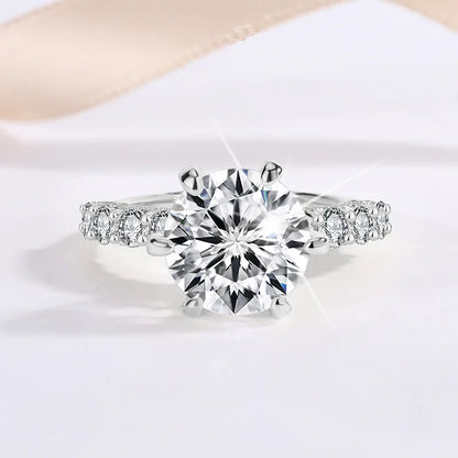 Timeless Sparkle Moissanite Ring | VVS1 D Color